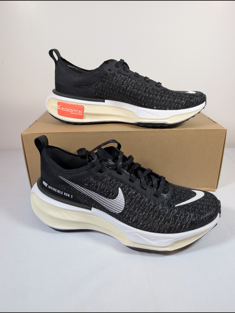 Nike Invincible Run FK 3 Women's Running Shoes Black/White Size 8.5 BOX NO LID